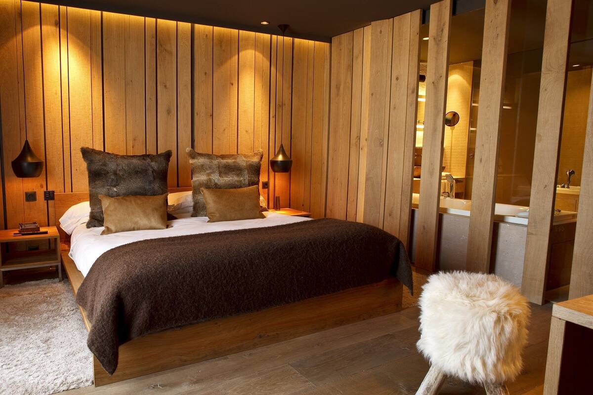 Double Room (Authentic, Spa access included) | Premium bedding, down duvets, minibar, in-room safe