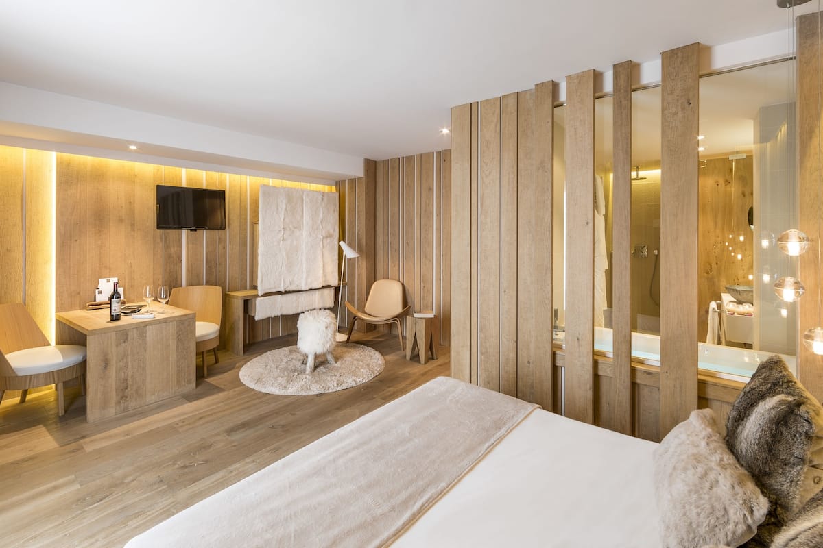 double room (authentic, spa access included) | 1 bedroom, premium bedding, down duvets, minibar