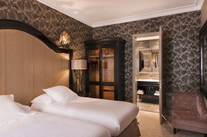 Premium bedding, in-room safe, individually decorated, soundproofing - Hôtel Villa Glamour (Paris)