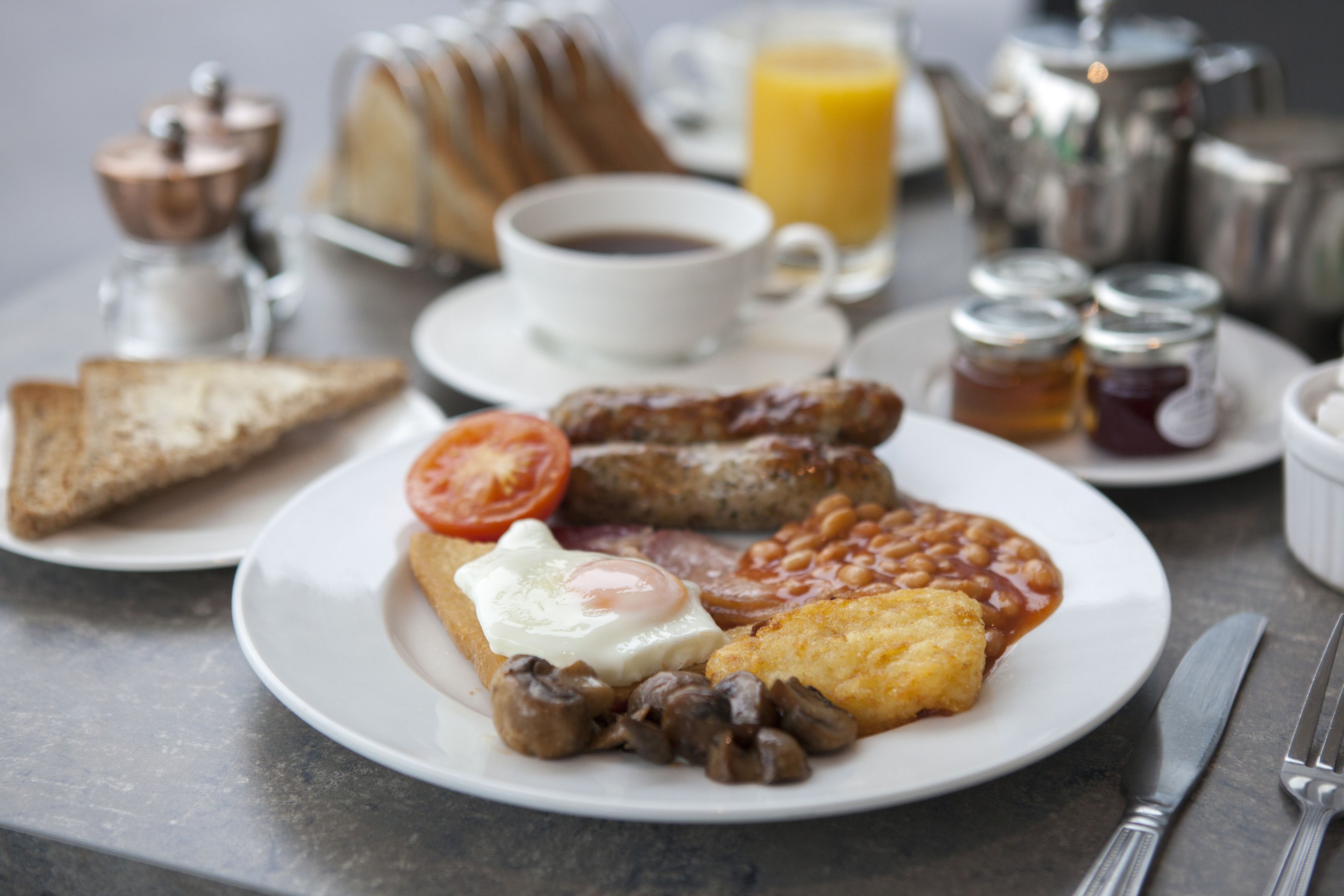 Daily English breakfast (GBP 10.00 per person)