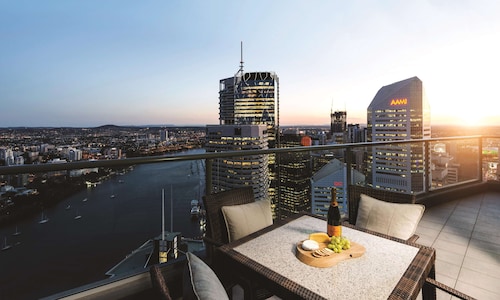 Oaks Brisbane Aurora Suites