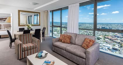 Oaks Brisbane Aurora Suites