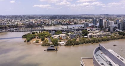 Oaks Brisbane Aurora Suites