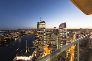 City view - Oaks Brisbane Aurora Suites (Brisbane)