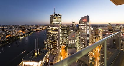 Oaks Brisbane Aurora Suites