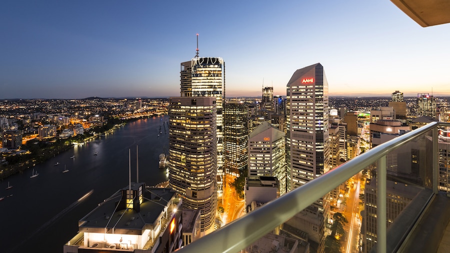 Oaks Brisbane Aurora Suites