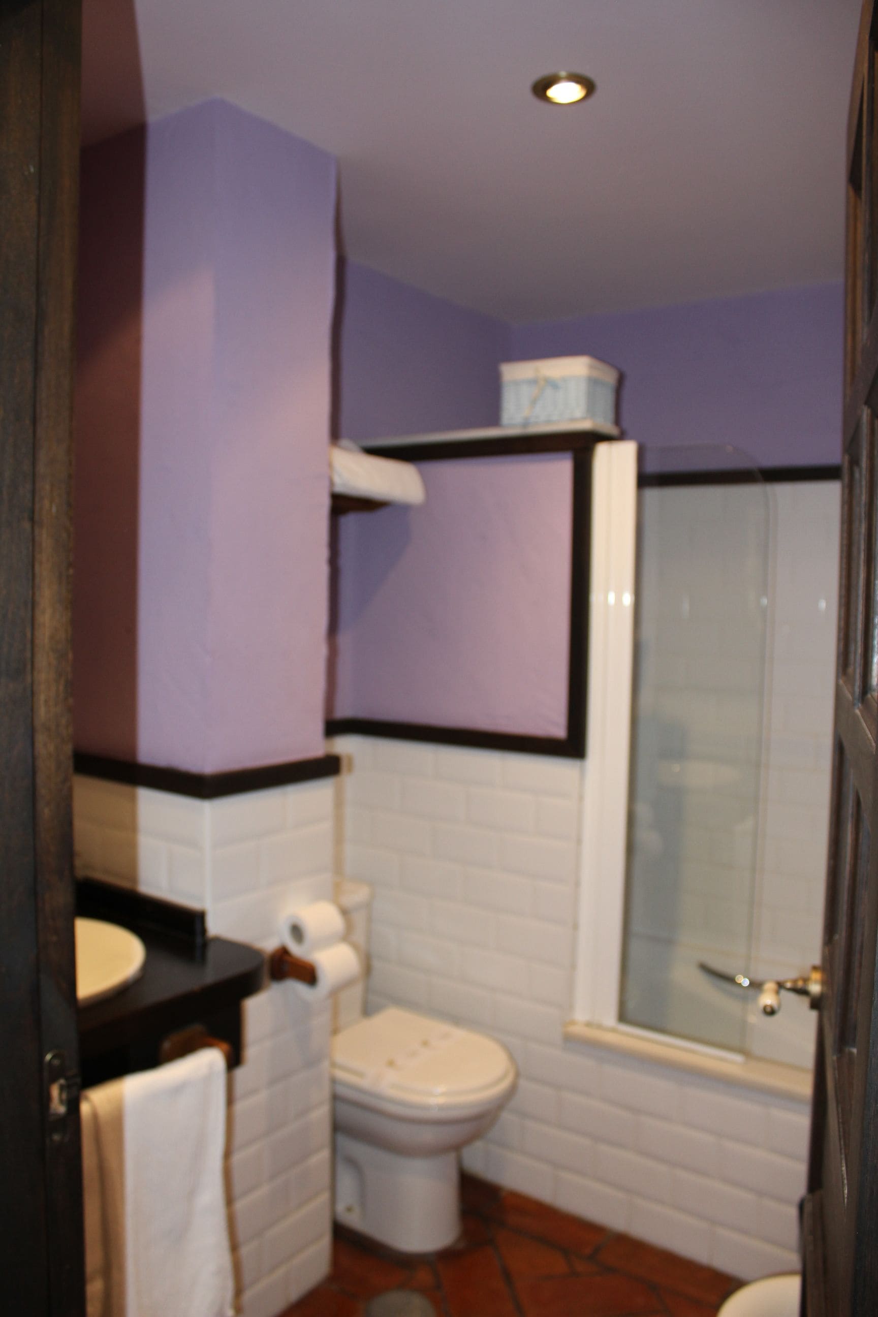 standard double or twin room | bathroom | free toiletries, hair dryer, towels