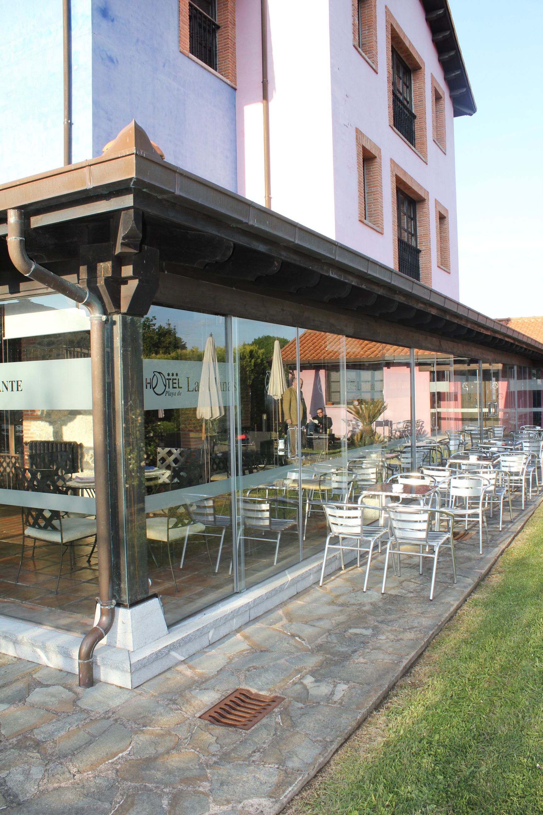 Kahden hengen standard-huone (yksi tai kaksi sänkyä) | Työpöytä, kannettavalle tietokoneelle sopiva työtila, ilmainen Wi-Fi