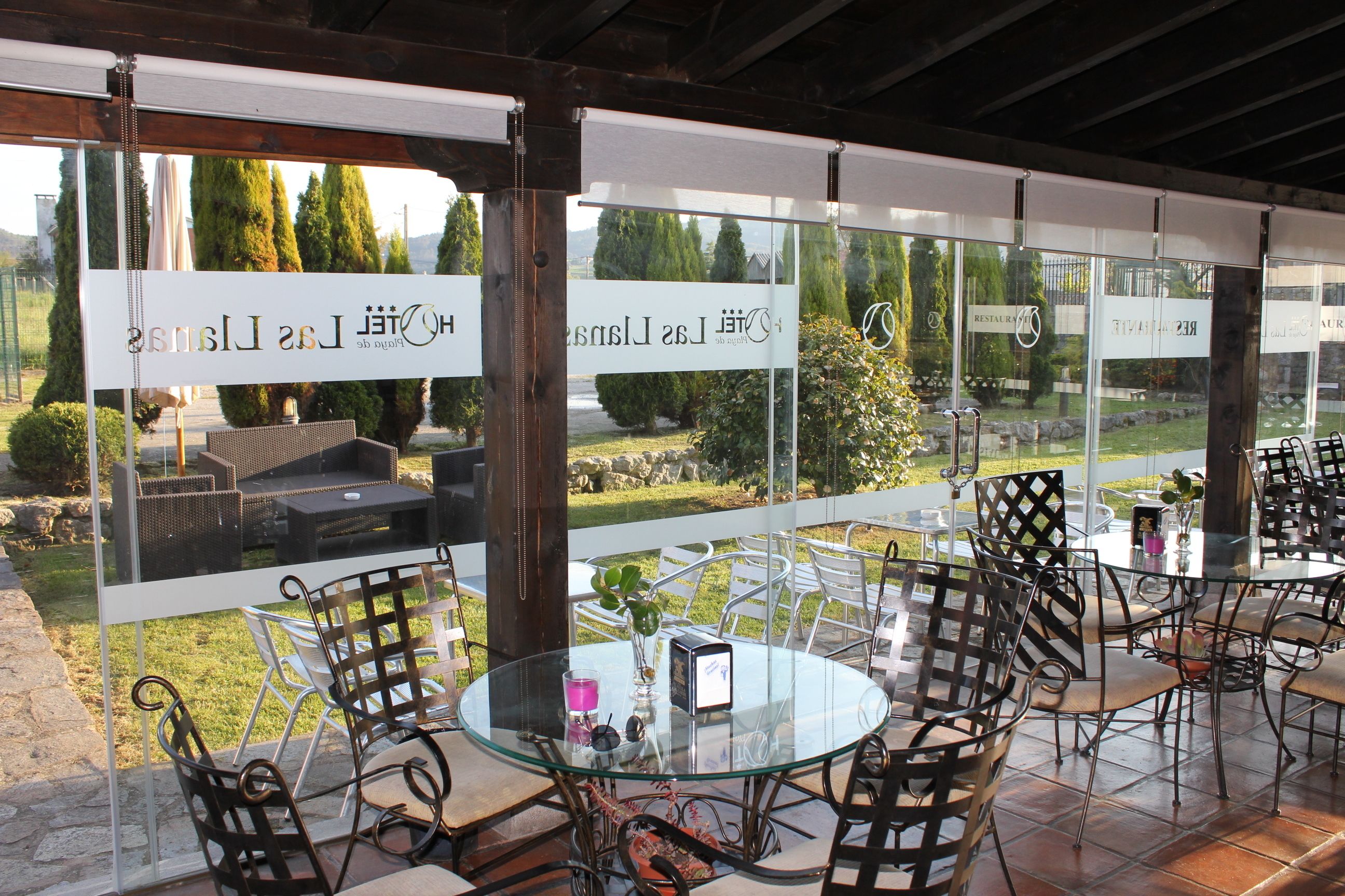 standard double or twin room | dining