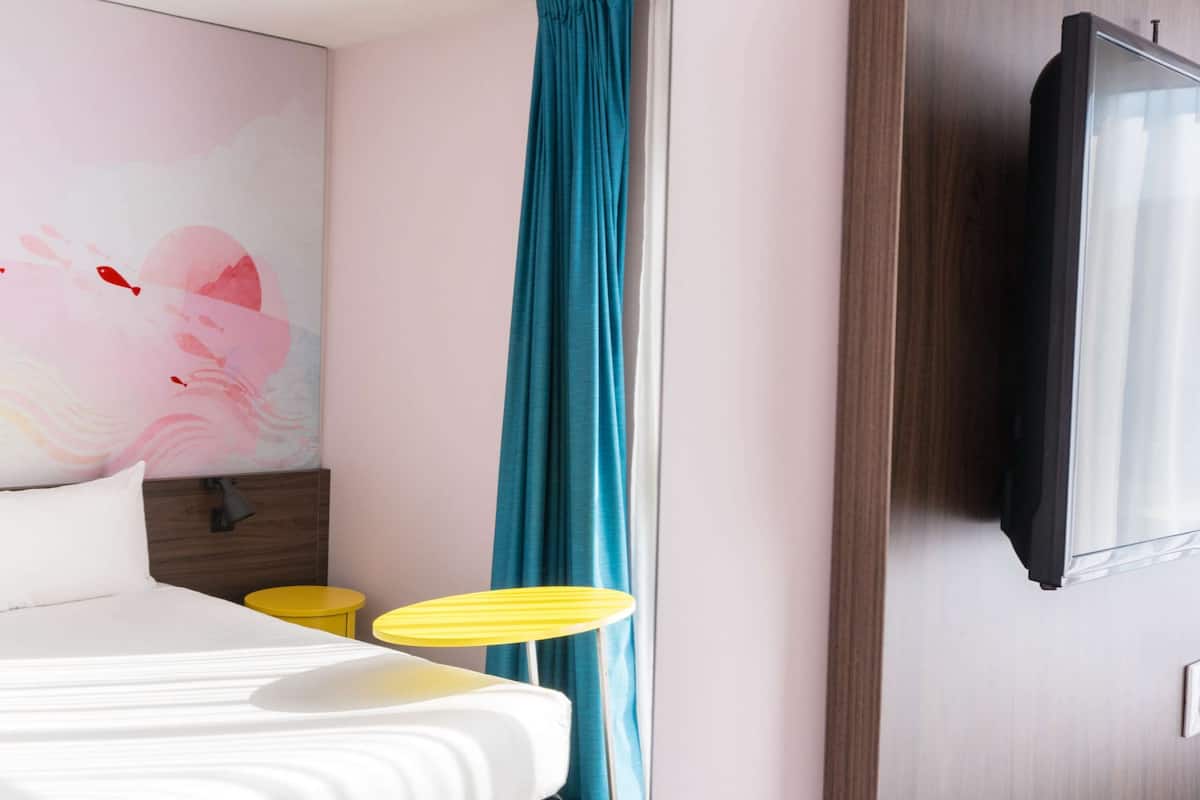 Standaard kamer, 1 tweepersoonsbed | 1 slaapkamer, luxe beddengoed, pillowtop-bedden, een bureau