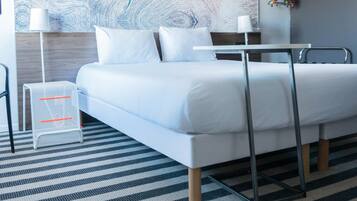 1 chambre, literie de qualité supérieure, surmatelas, bureau