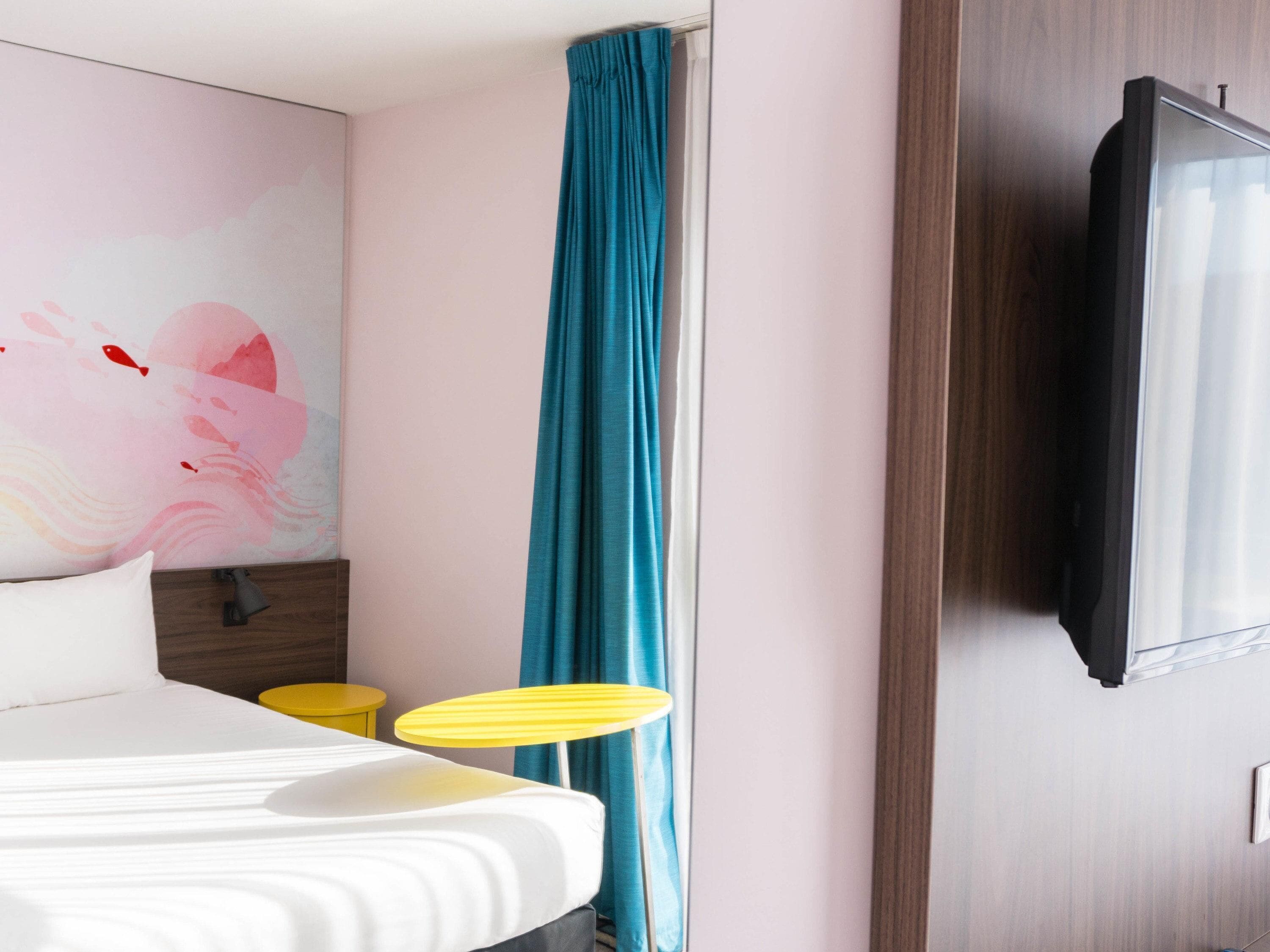 Standard Room, 1 Double Bed | 1 bedroom, premium bedding, pillow-top beds, desk