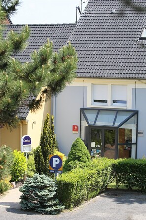 Front of property - Kyriad Nancy Sud - Ludres (Ludres)