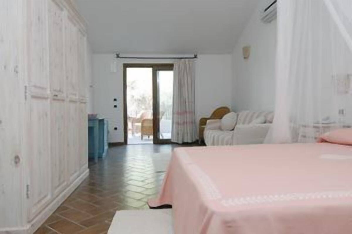 minibar, in-room safe, desk, blackout curtains