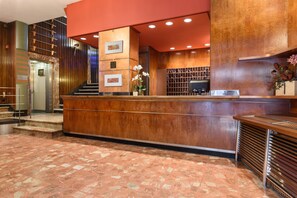 Lobby - Crisol Quindós (León)