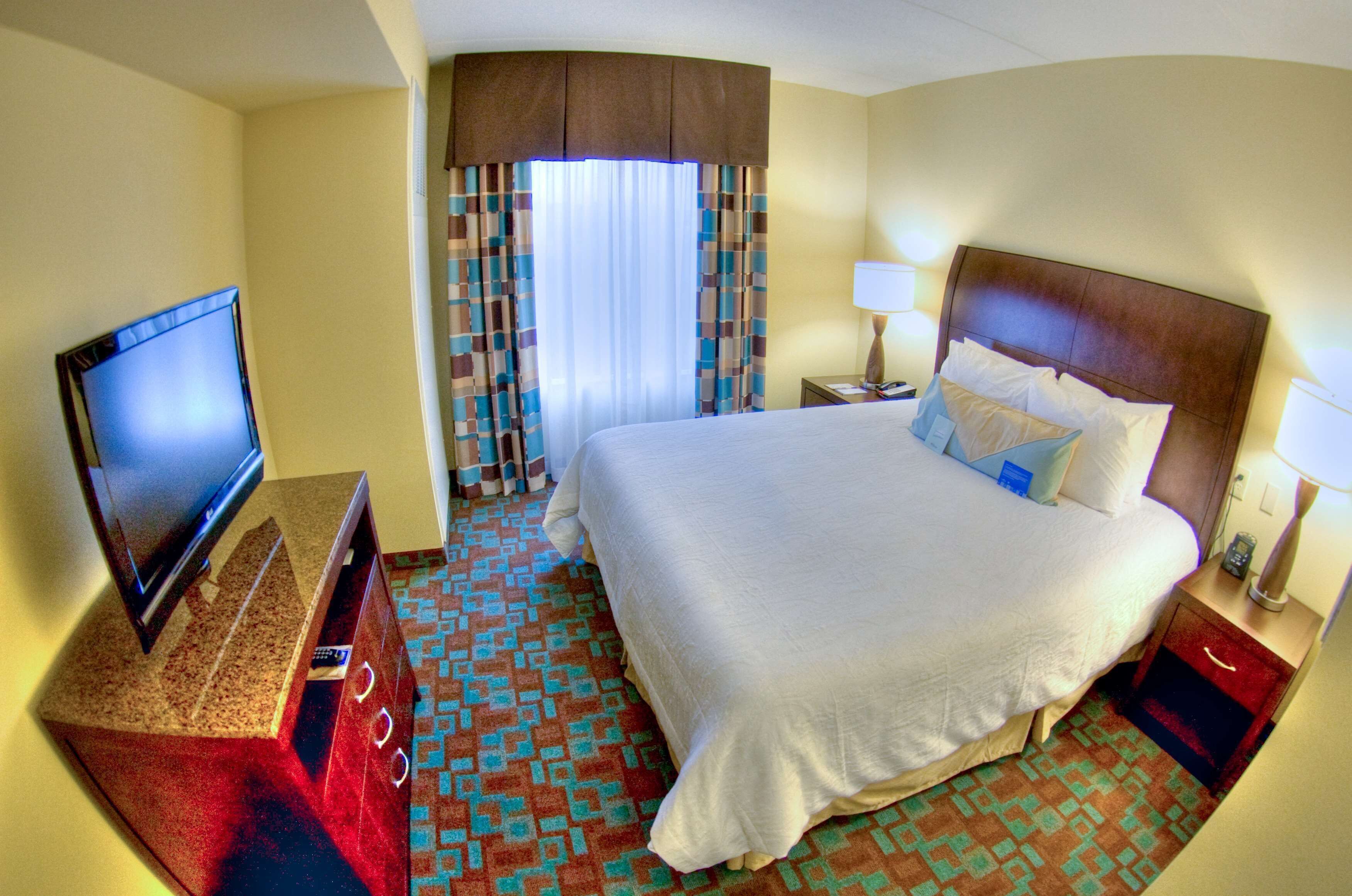 Premium bedding, down duvets, in-room safe, desk