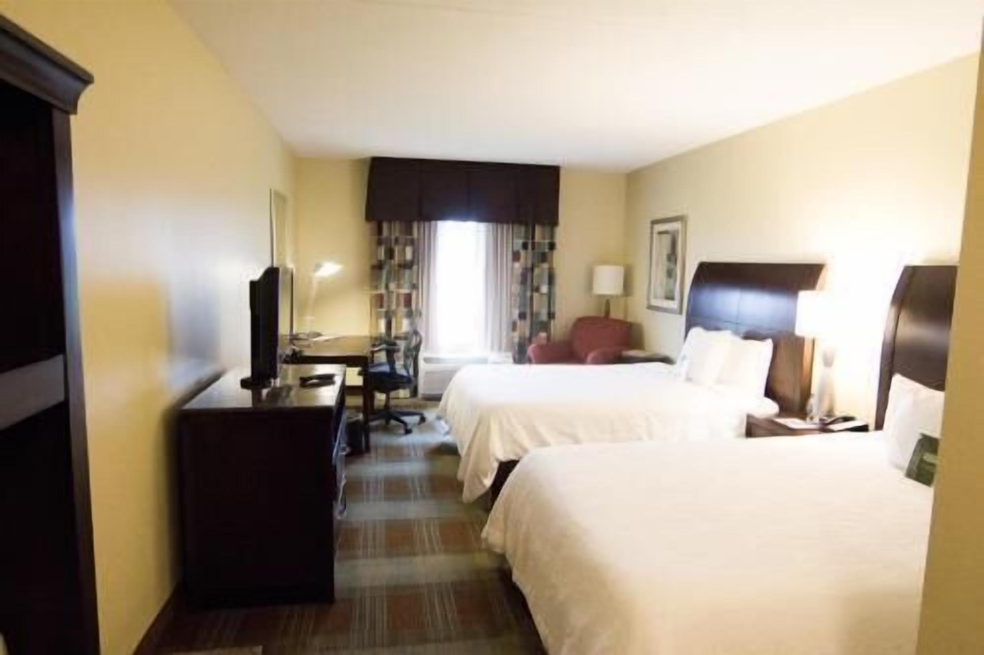 Premium bedding, down duvets, in-room safe, desk