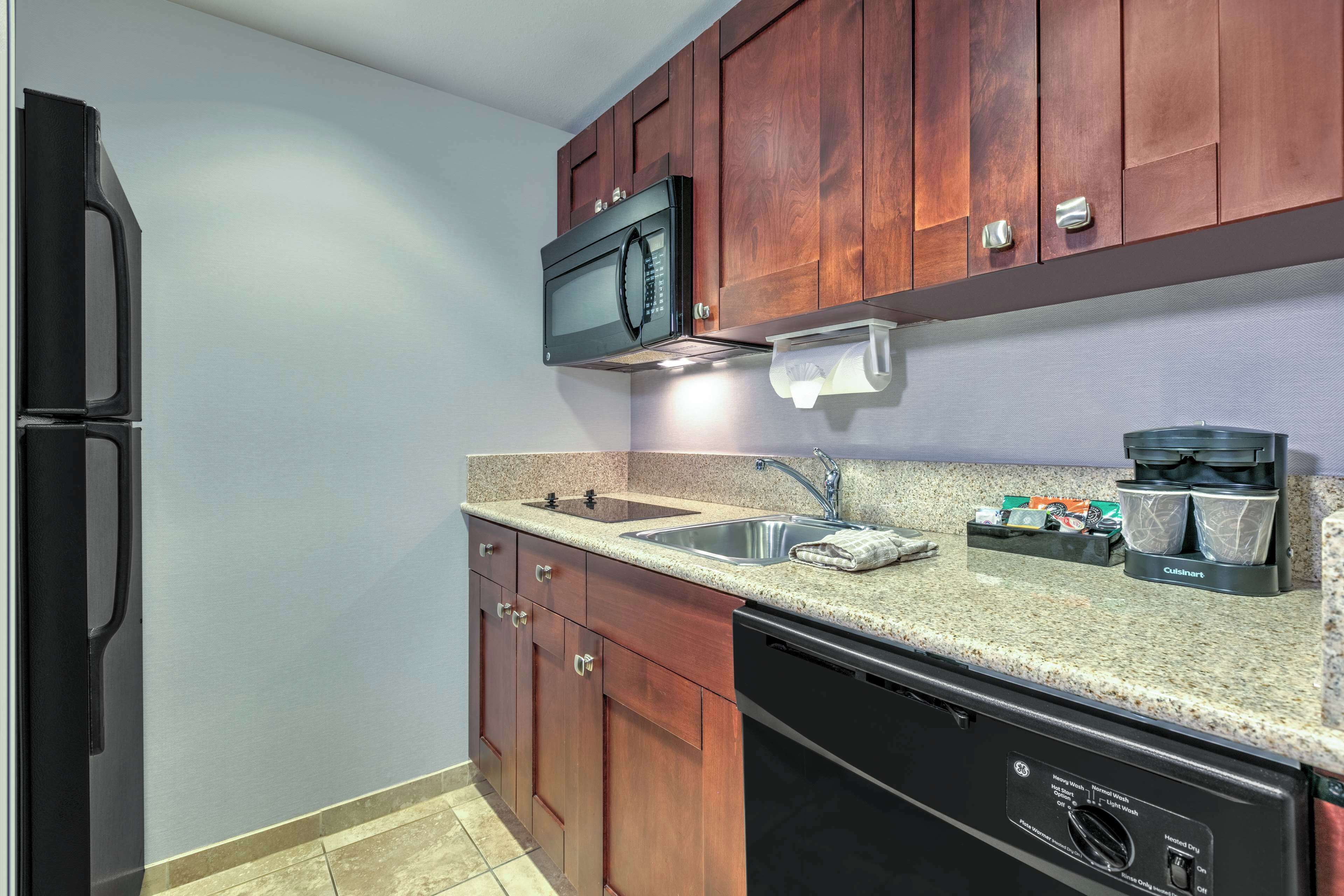 studio ste 1 king bed nosmkg | private kitchen | full-sized fridge, microwave, stovetop, dishwasher