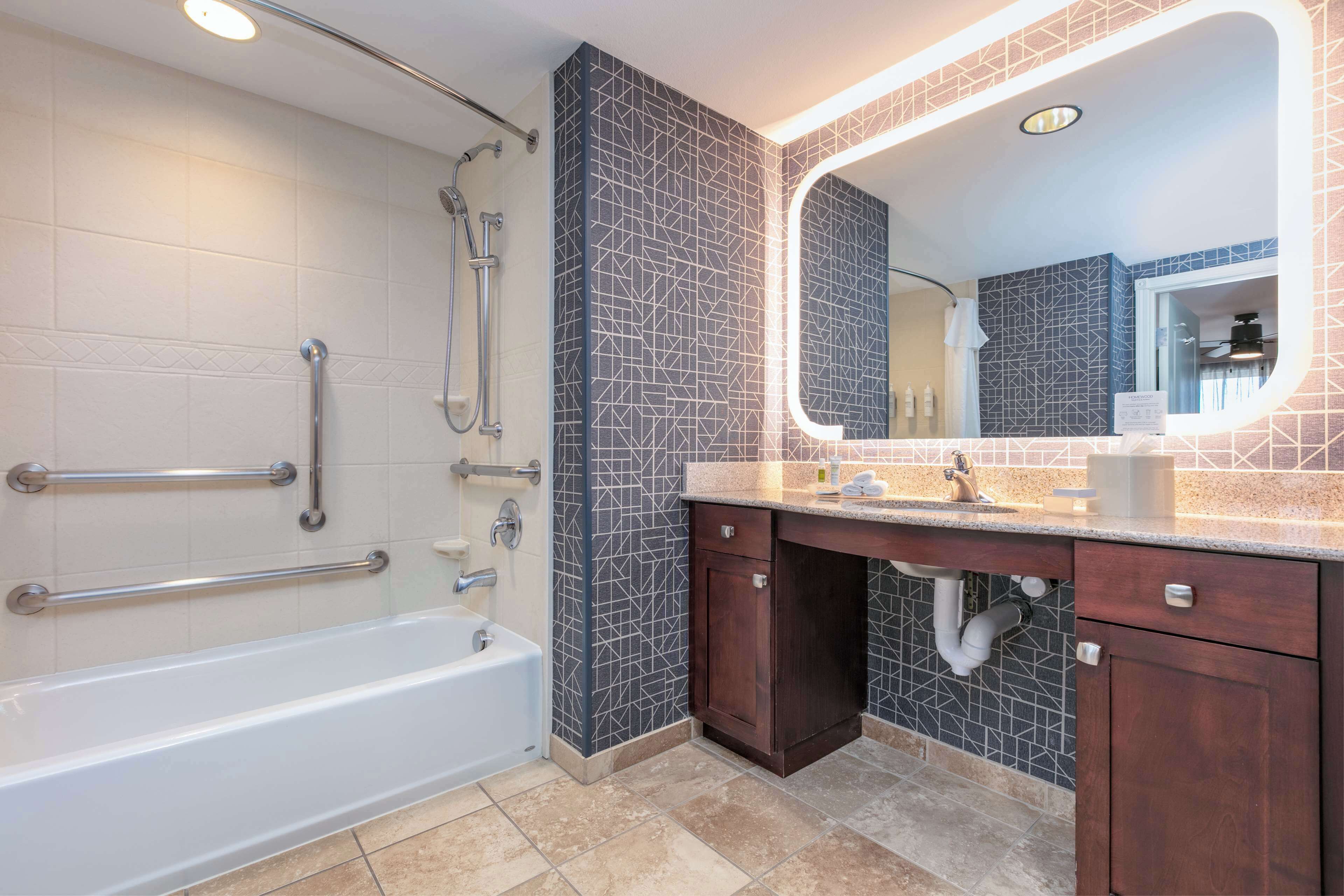 suite, accessible, non smoking | bathroom | designer toiletries, hair dryer, towels