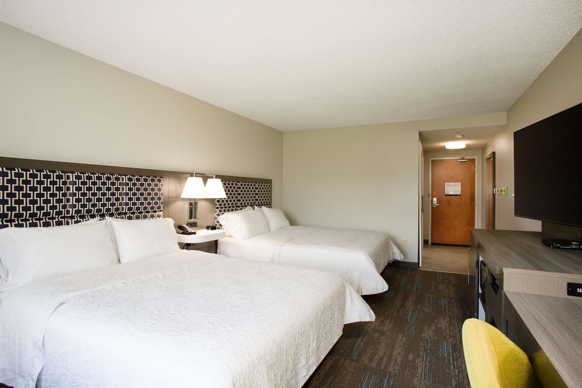 In-room safe, desk, iron/ironing board, free cots/infant beds