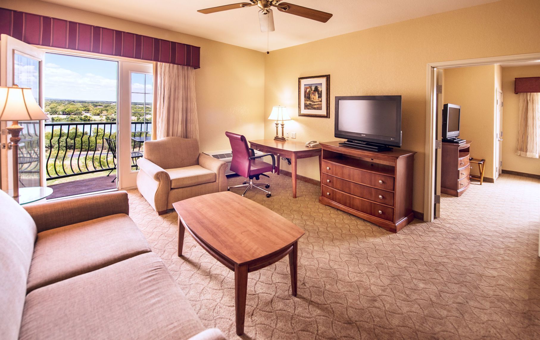 Living area | 50-inch flat-screen TV with cable channels, TV