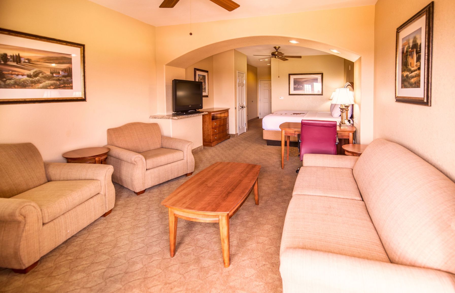 Living area | 50-inch flat-screen TV with cable channels, TV
