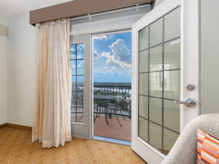 Room amenity