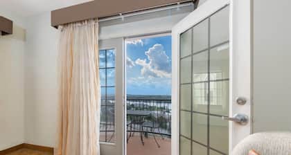 La Quinta Inn & Suites by Wyndham Marble Falls