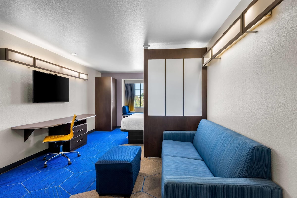 Suite, 1 Queen-Bett und Schlafsofa, Nichtraucher, Kühlschrank und Mikrowelle