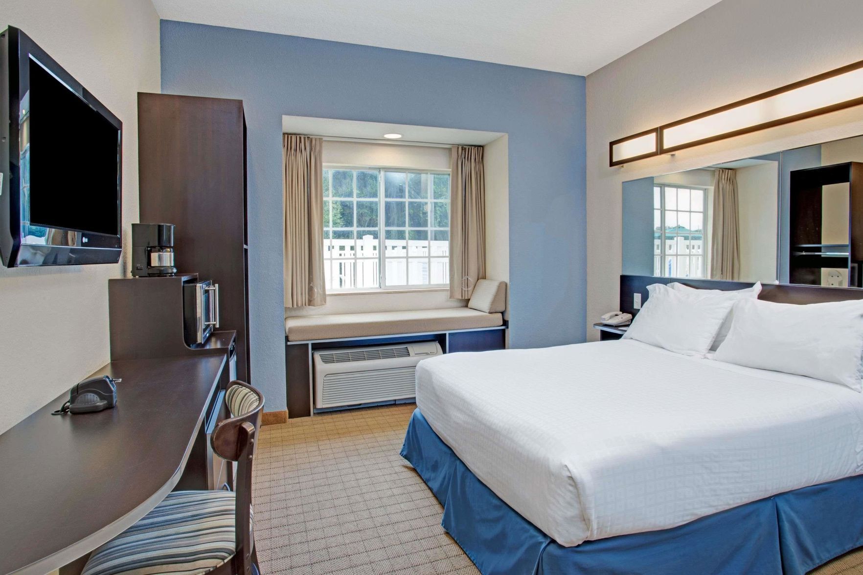 In-room safe, desk, iron/ironing board, free WiFi