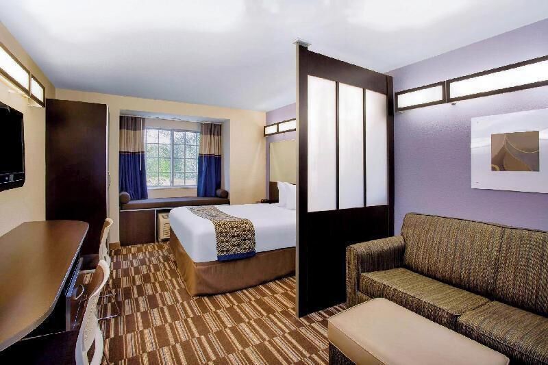 In-room safe, desk, iron/ironing board, free WiFi