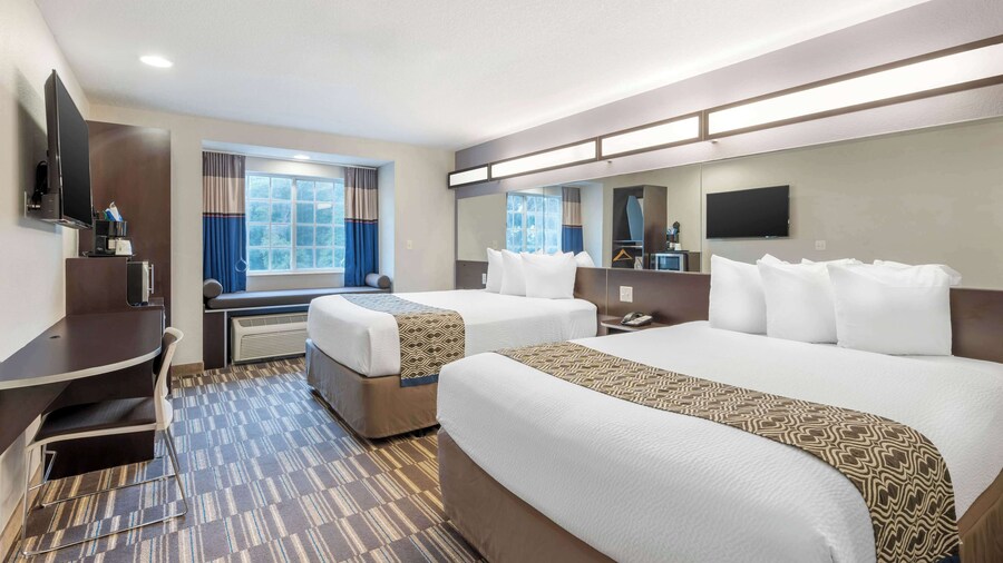 Microtel Inn & Suites by Wyndham Brooksville