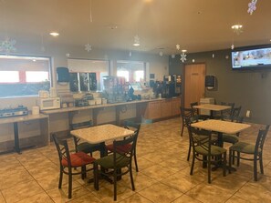 Free daily buffet breakfast  - Darlington Inn (Darlington)