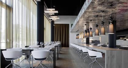 Carbon Hotel - Different Hotels