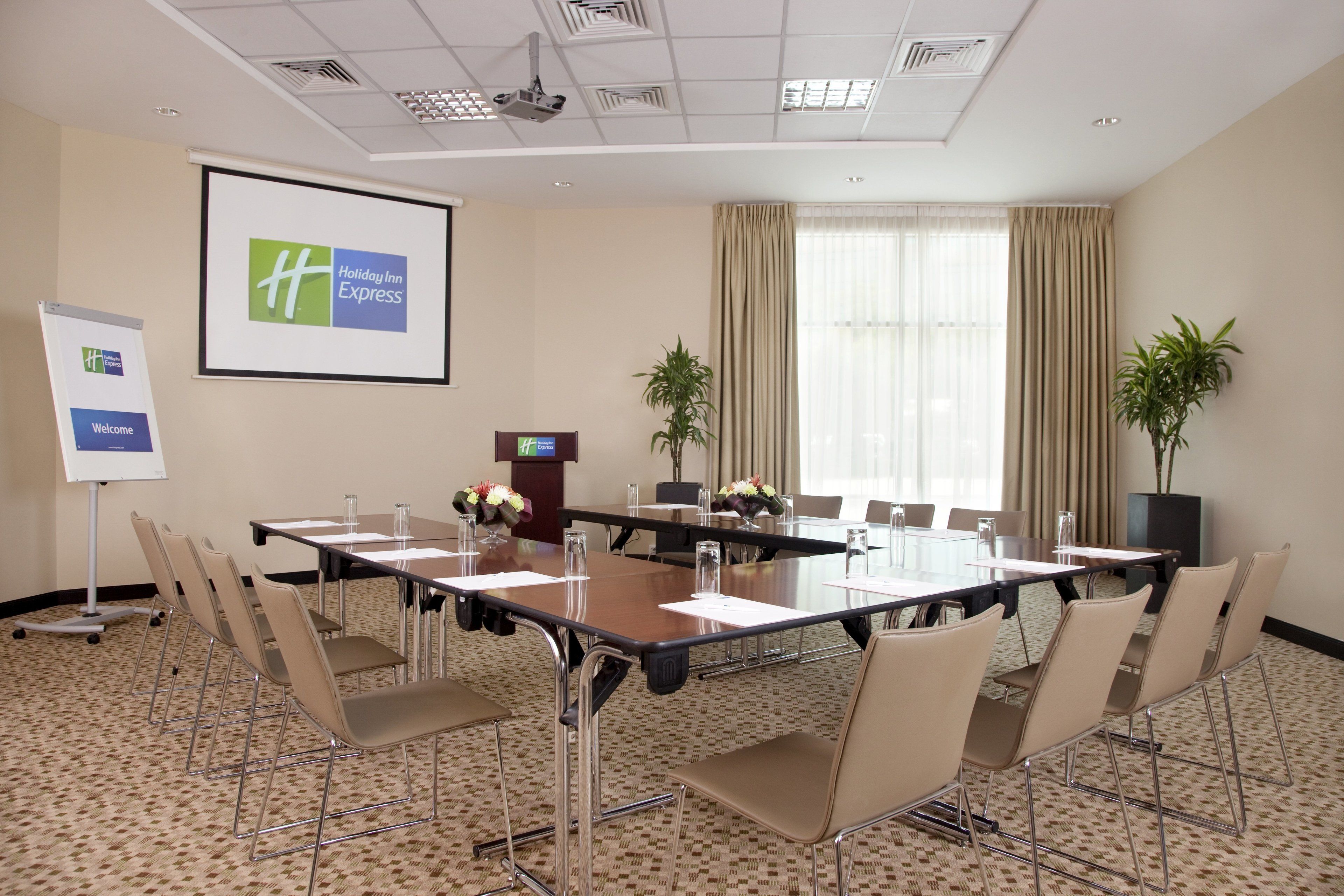 Foto - Holiday Inn Express Dubai Safa Park by IHG