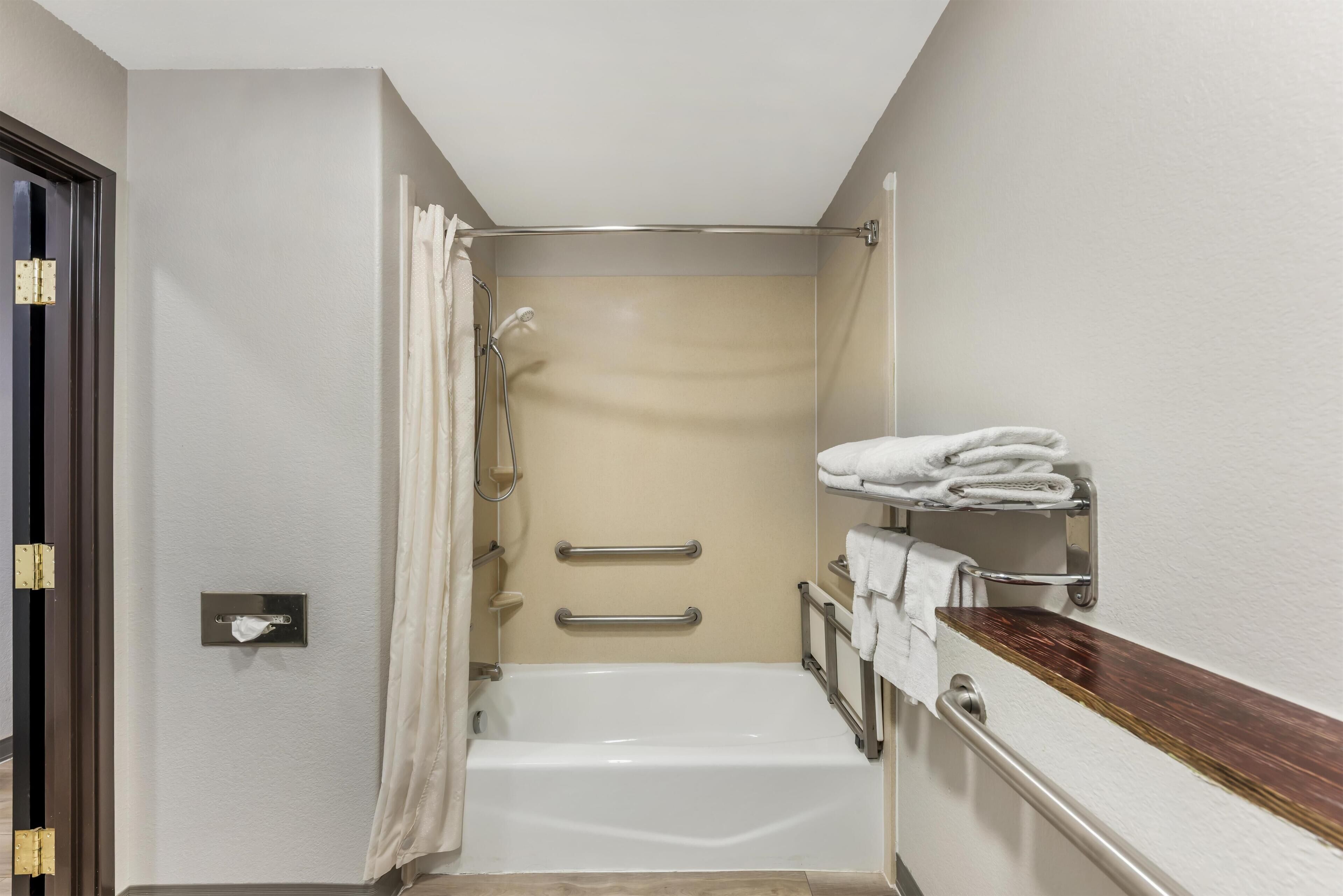 Photo - Best Western Sea World - Lackland AFB NW Hotel & Suites