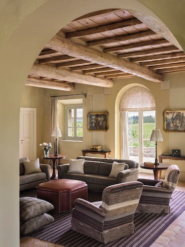 Castiglion del Bosco, A Rosewood Hotel