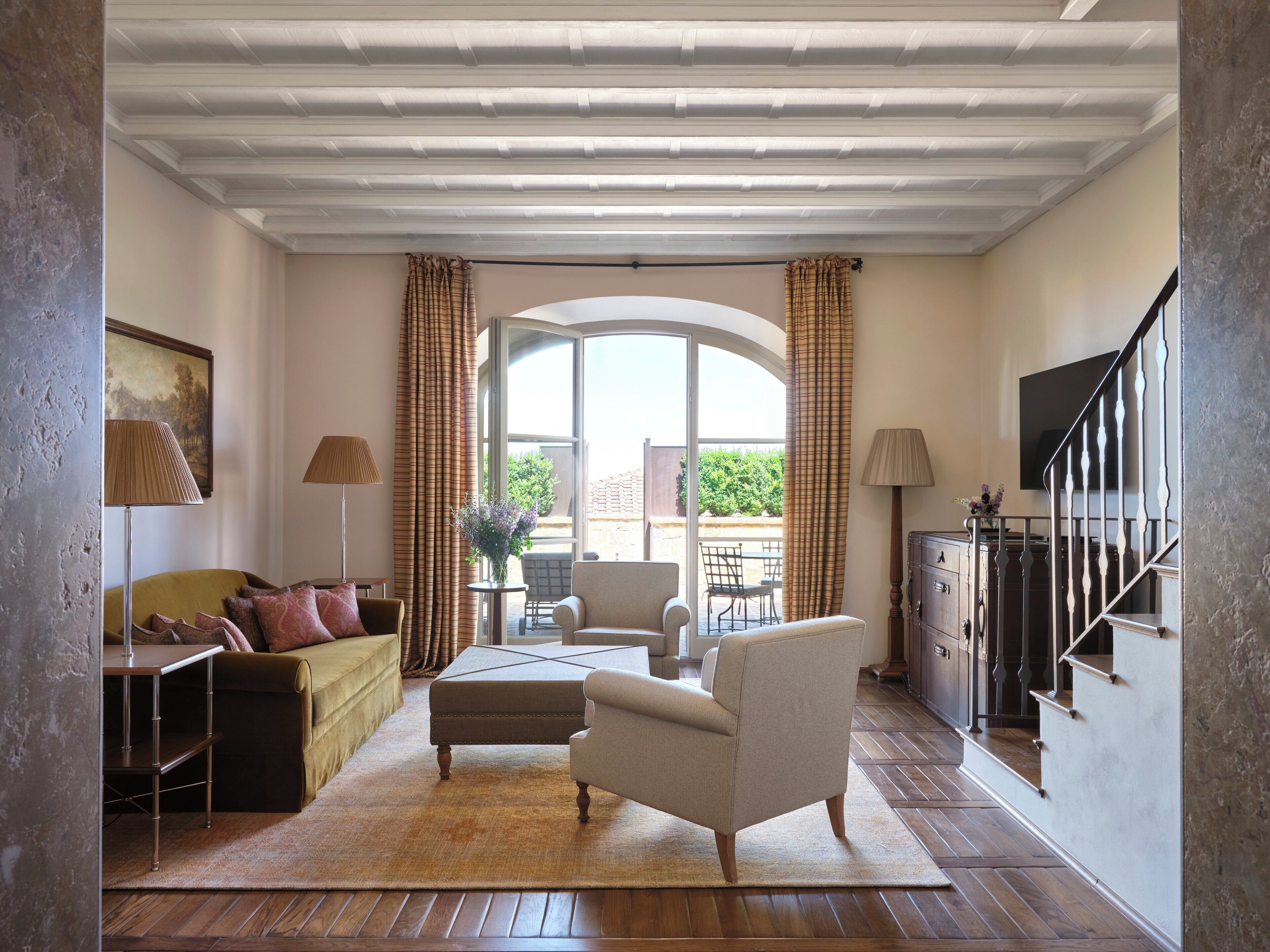 1 bedroom, premium bedding, down duvets, minibar