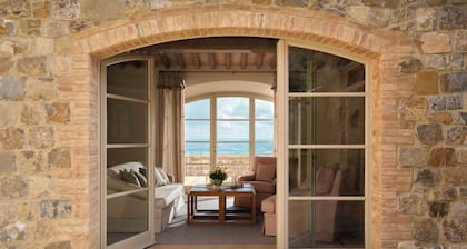 Castiglion del Bosco, A Rosewood Hotel