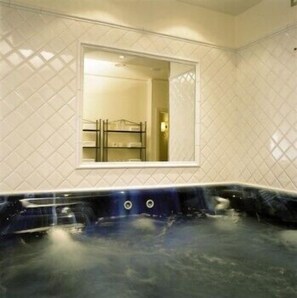 Indoor spa tub - Hotel Sirolo (Sirolo)