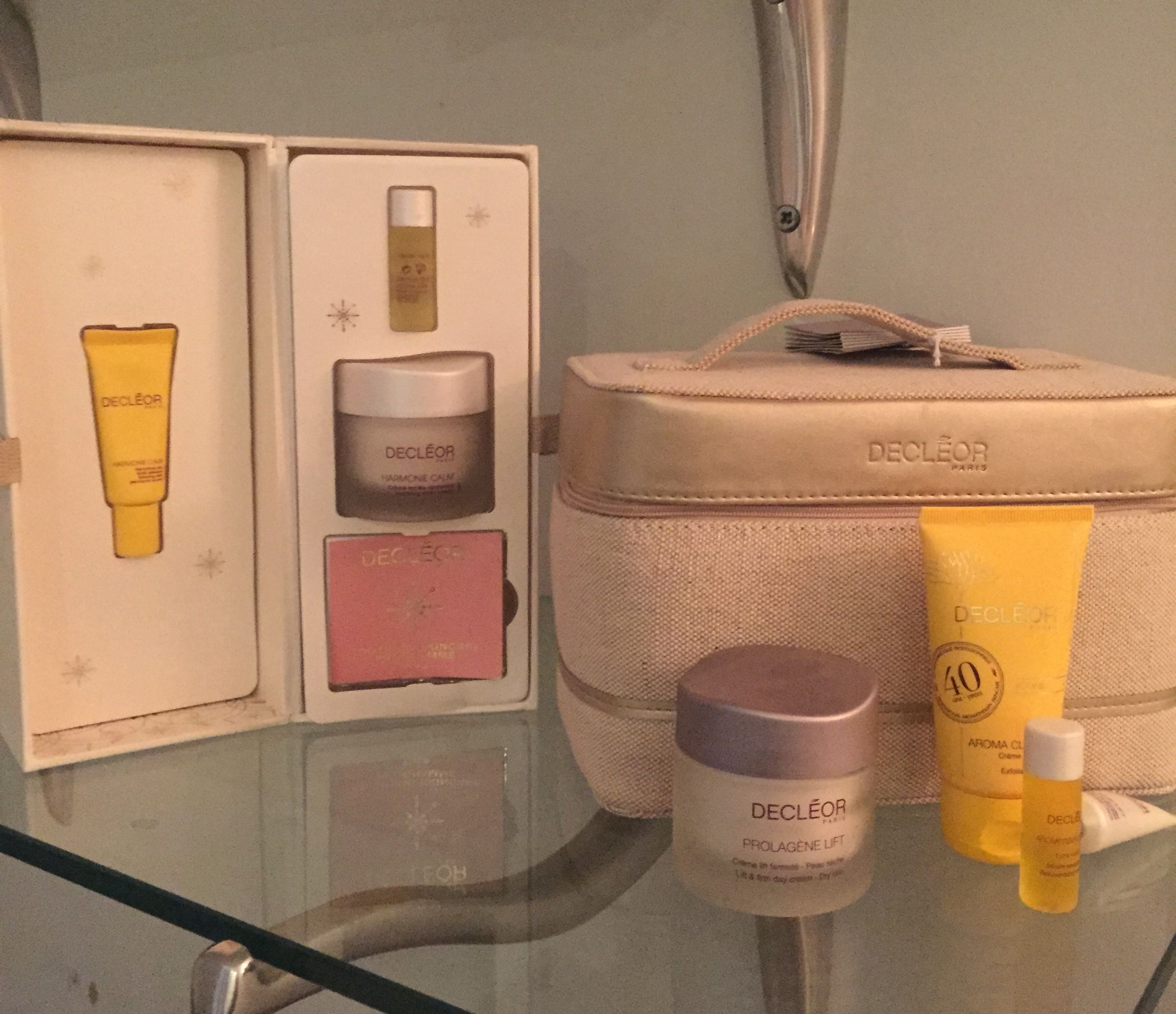 couples treatment room(s), sauna, hot tub, steam room, body treatments