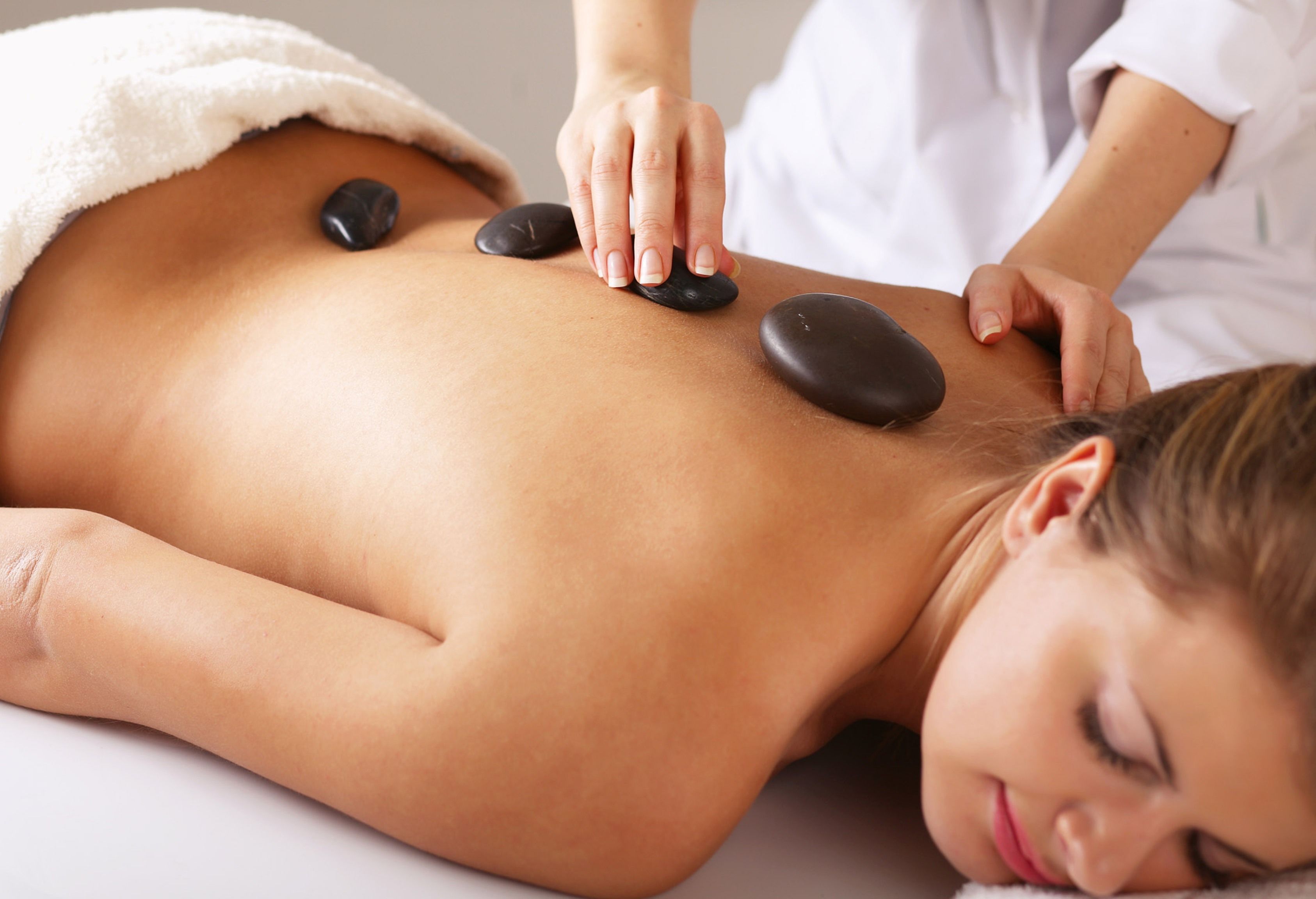 couples treatment room(s), sauna, hot tub, steam room, body treatments