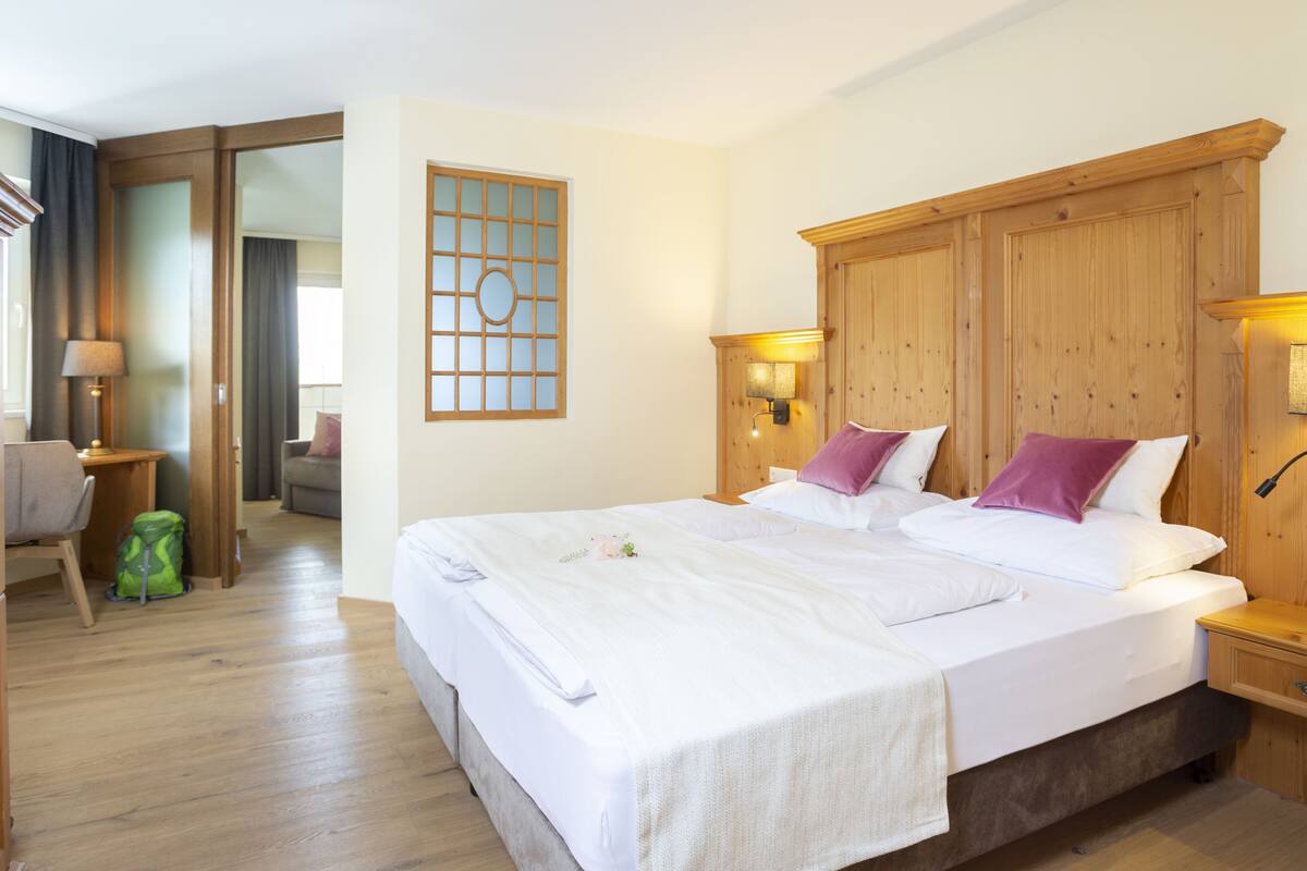 suite, balcony (edelweiss) | hypo-allergenic bedding, in-room safe, desk, soundproofing