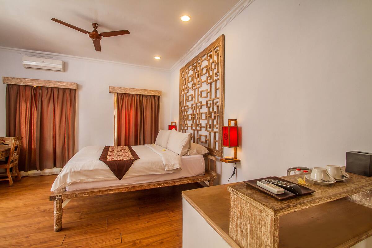 Deluxe Room (Mansion) | Premium bedding, pillow-top beds, in-room safe, desk