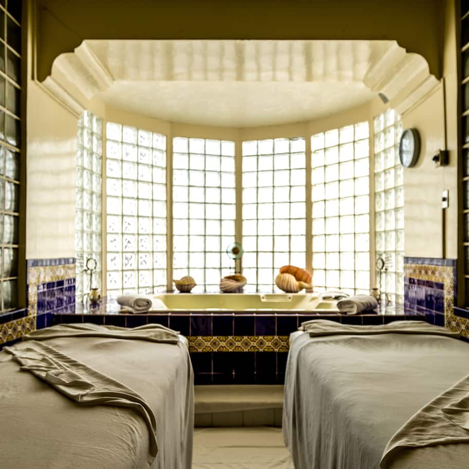 Body treatments, hydrotherapy, aromatherapy, hot stone massages