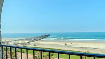 Standard Oceanfront Room Coronado Tower | ํด๋ณ/๋ฐ๋ค ์ ๋ง