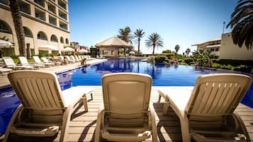 3 outdoor pools