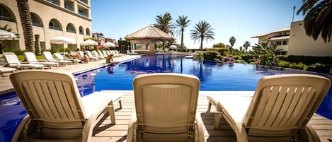 3 albercas al aire libre