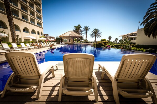 3 outdoor pools - Rosarito Beach Hotel (Playas de Rosarito)