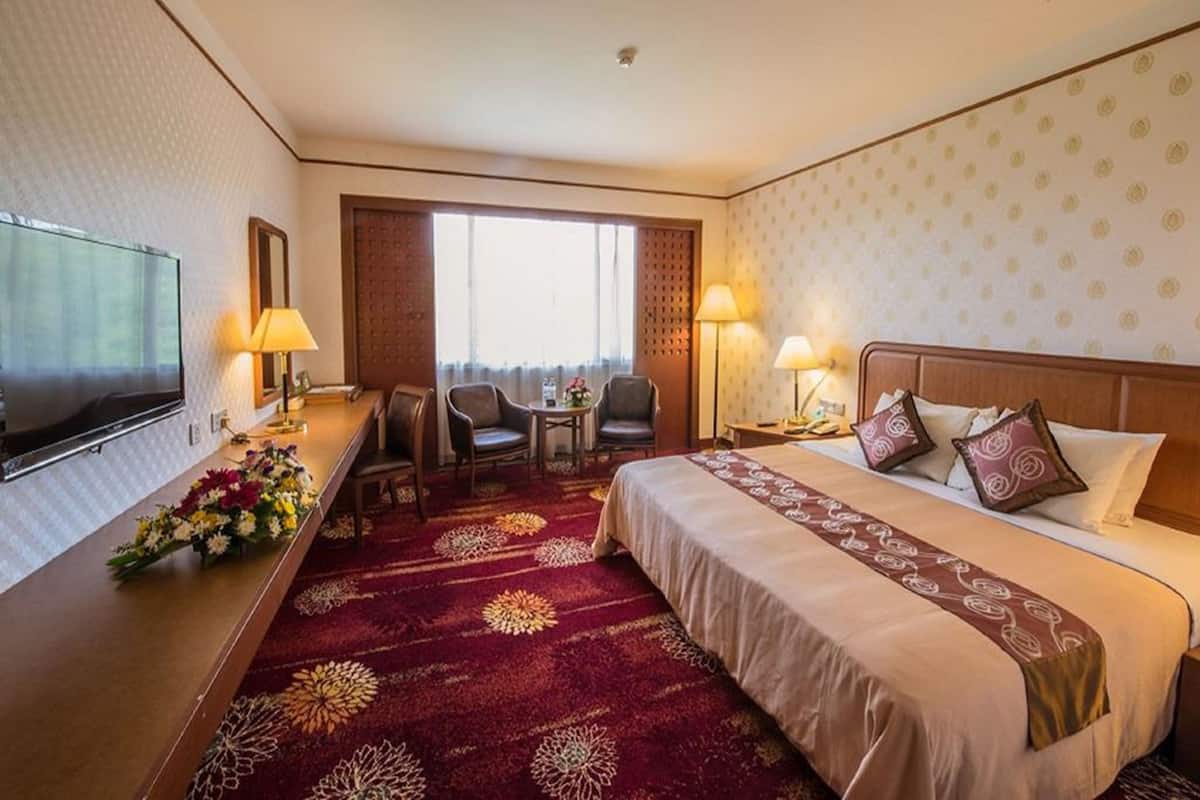 Minibar, in-room safe, desk, blackout curtains